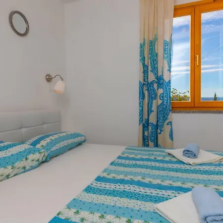 Maris Apartment *