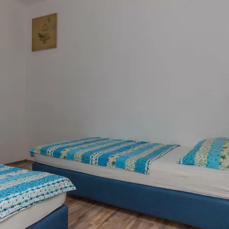 Maris Apartment *
